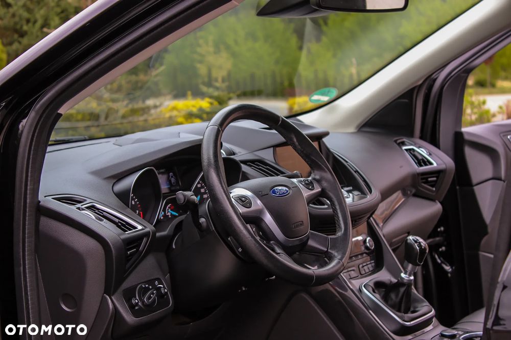 Ford Kuga 1.5 EcoBoost 2x4 Titanium - 27