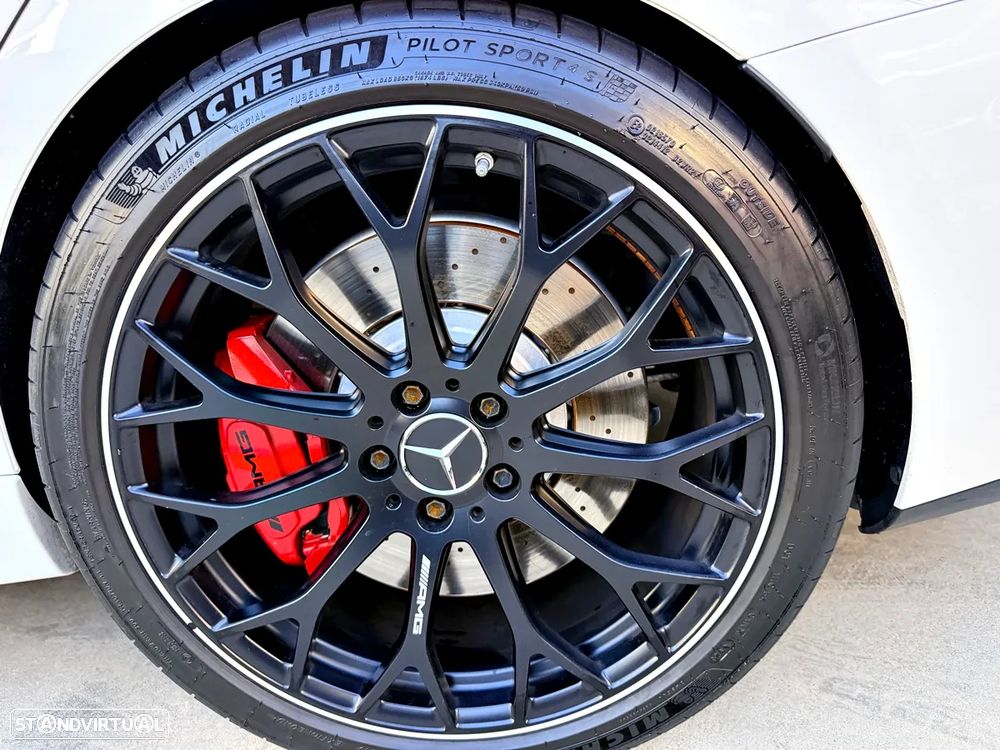 Mercedes-Benz C 63 AMG S - 52