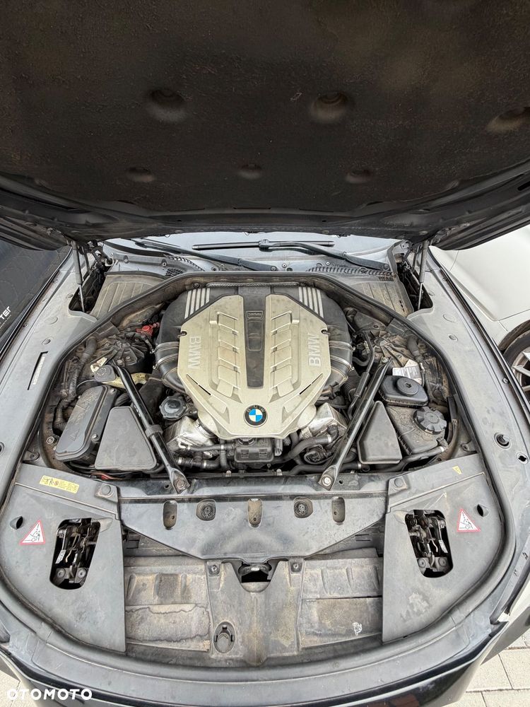 BMW Seria 7 750i - 23