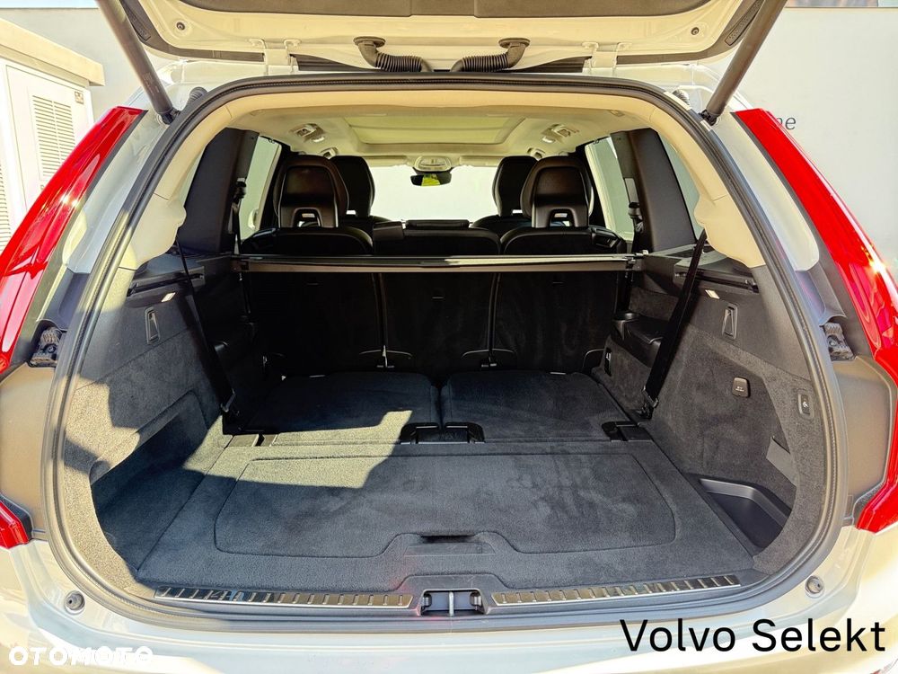 Volvo XC 90 - 32
