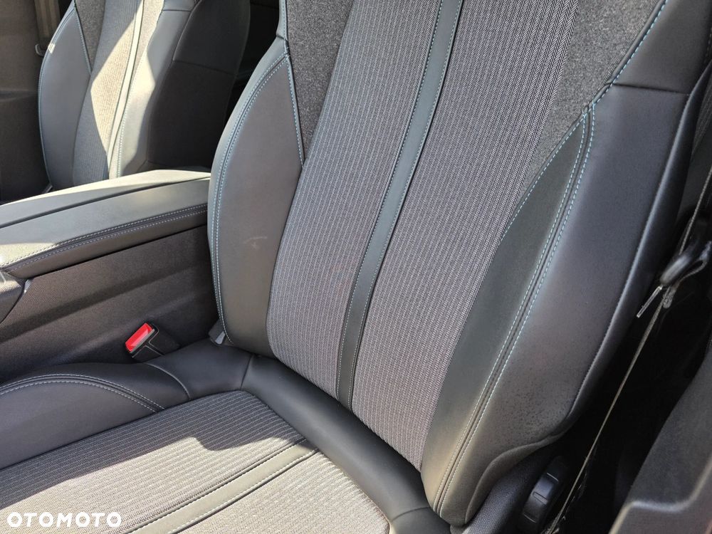 Peugeot 3008 1.6 PureTech GPF Allure S&S EAT8 - 27