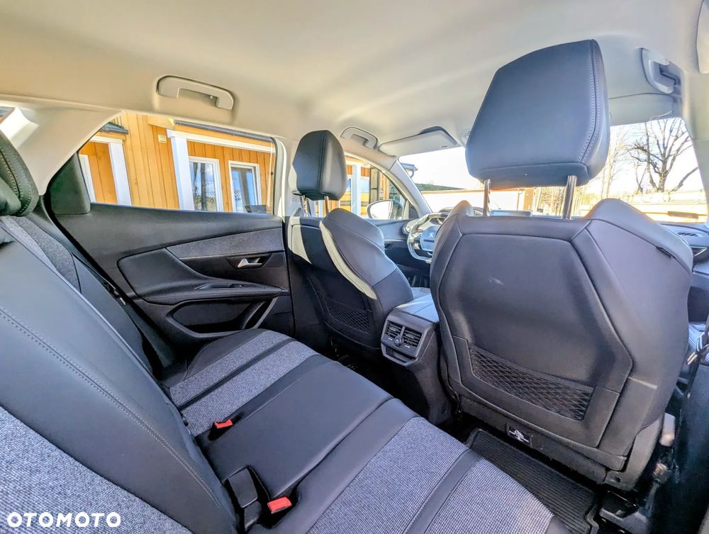 Peugeot 3008 1.2 PureTech Allure S&S - 10