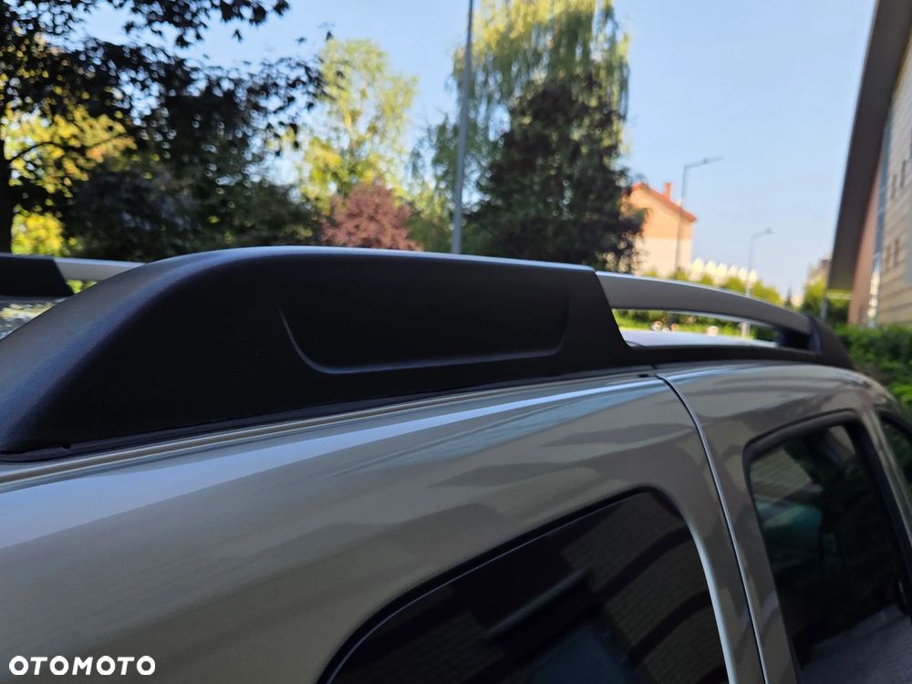 Dacia Duster 1.6 16V 4x2 Laureate - 21