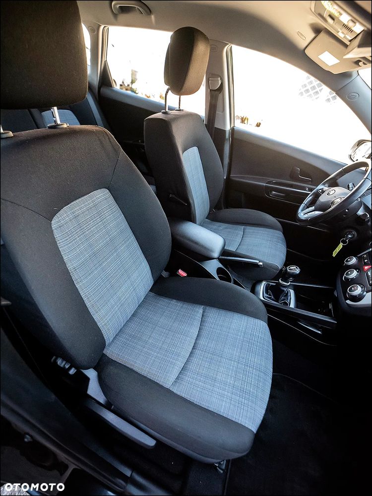 Kia Ceed - 35