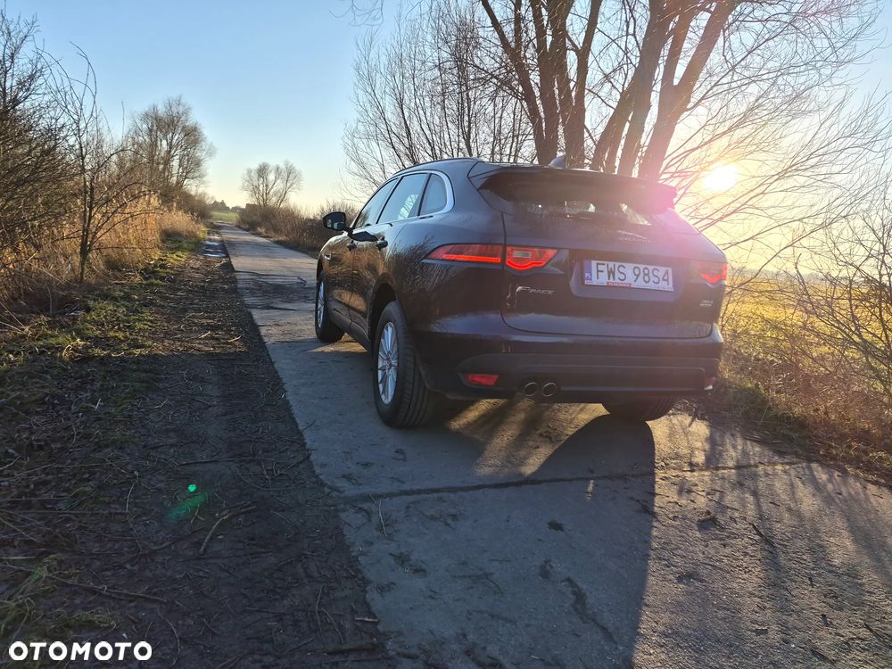 Jaguar F-Pace 20d AWD Pure - 12