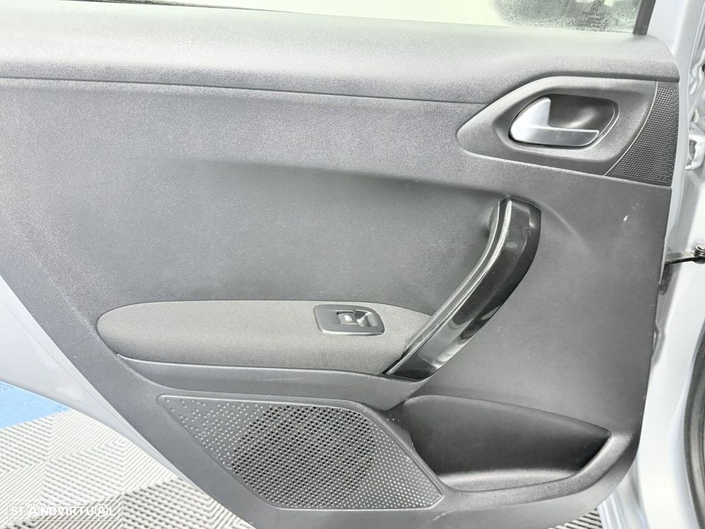 Peugeot 208 1.2 PureTech Allure - 15