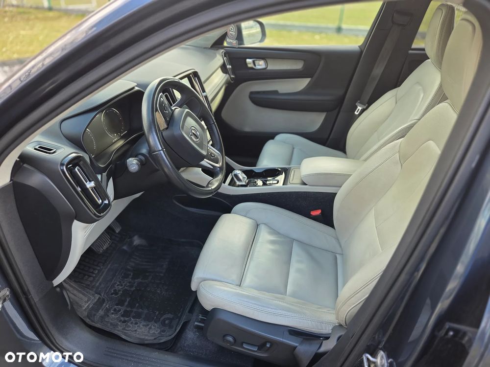 Volvo XC 40 D4 AWD Inscription - 9