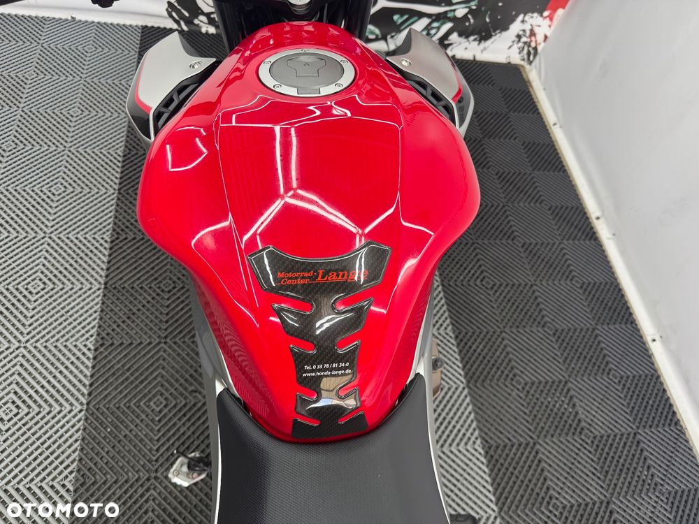 Honda CB - 23