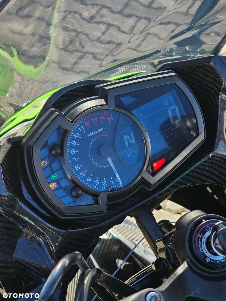 Kawasaki Ninja 400 - 22