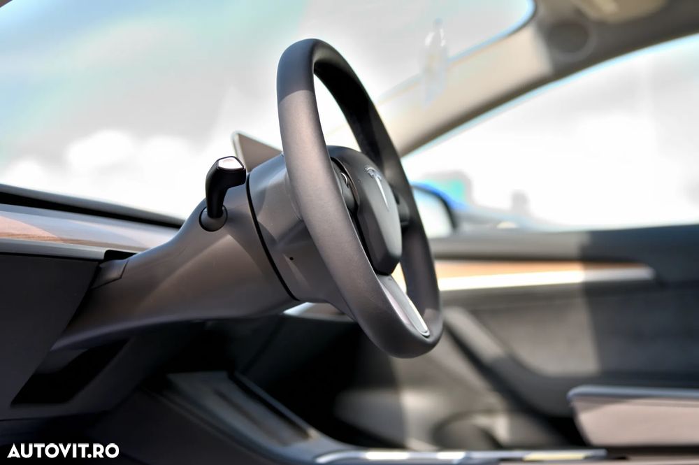 Tesla Model 3 - 15