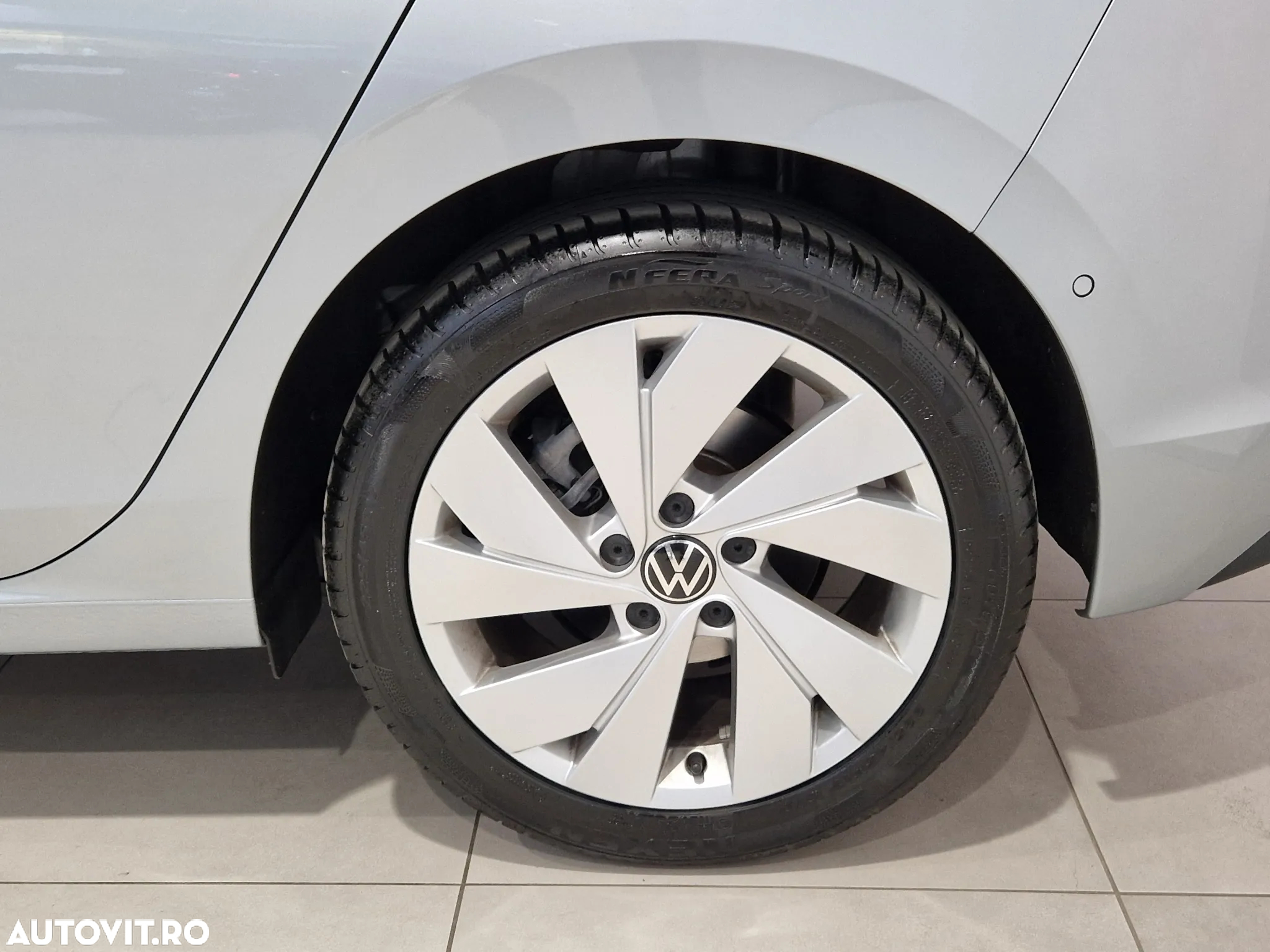 Volkswagen Golf 1.5 eTSI DSG MHEV Advanced - 10