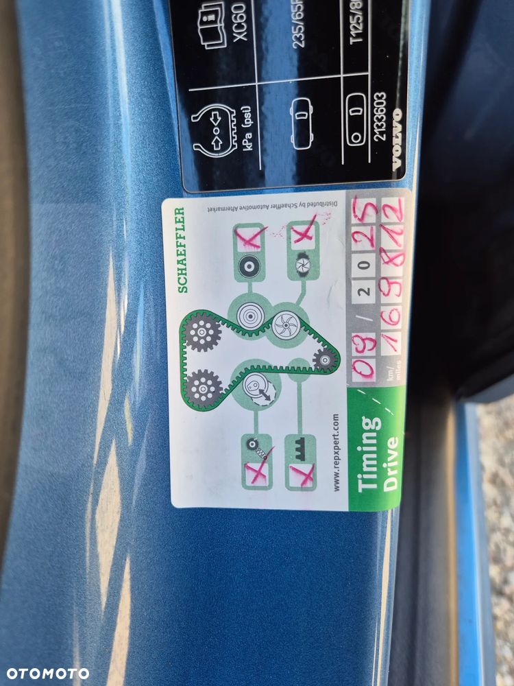 Volvo XC 60 D3 Momentum Pro - 31