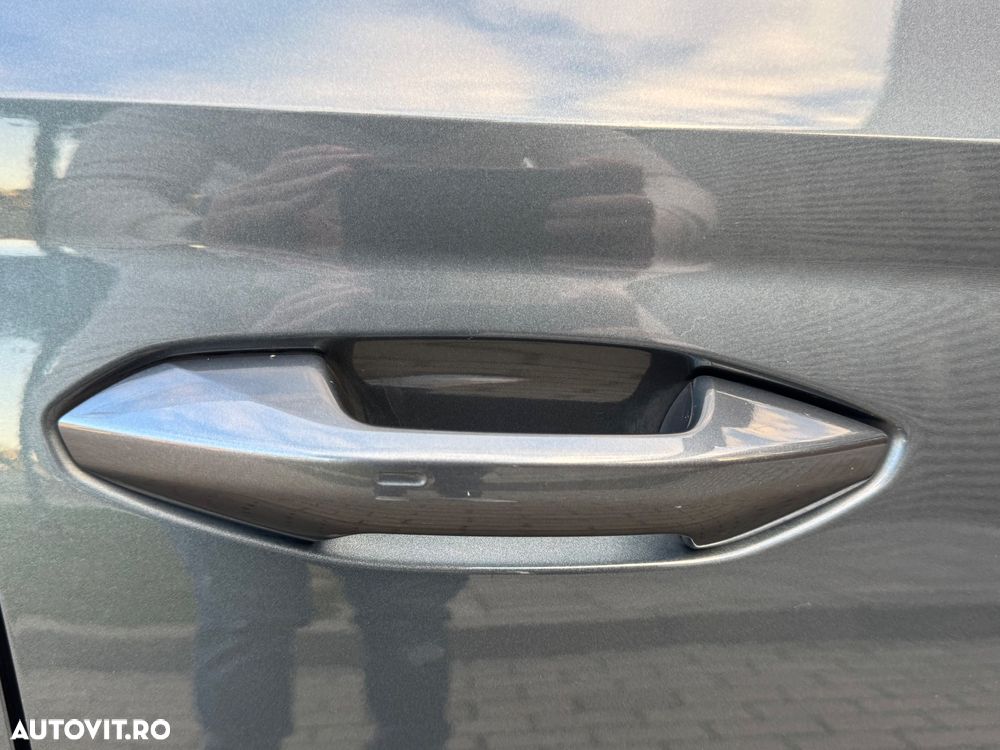 Skoda Octavia Combi 2.0 TDI Sportline - 38