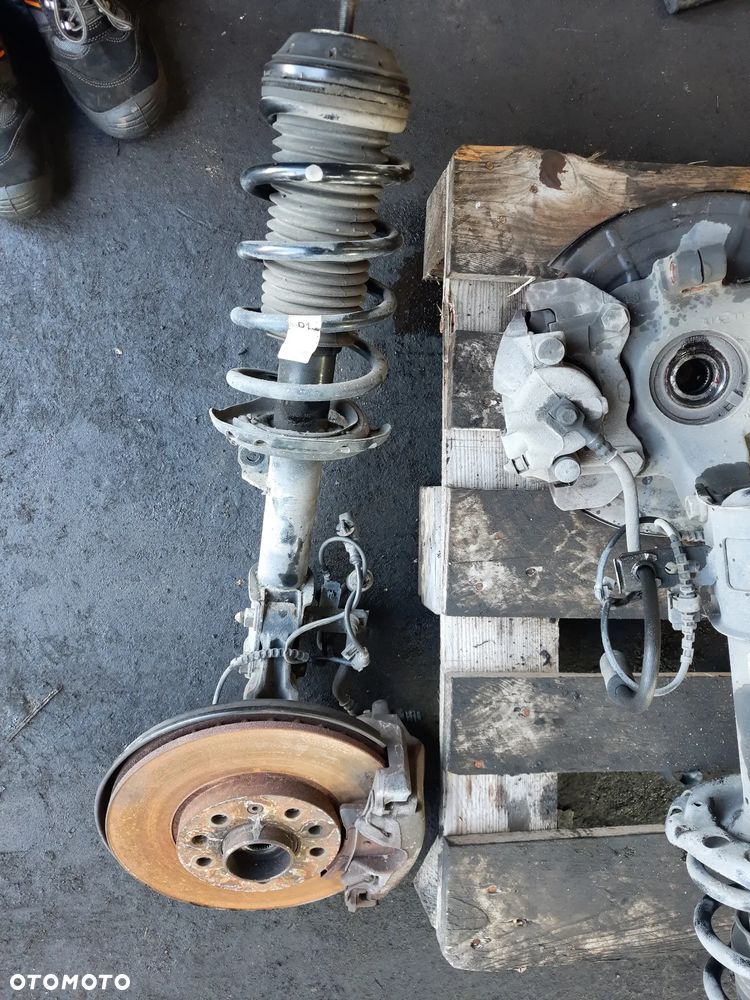 Zwrotnica z amortyzatorem Opel Meriva B lewa!!Wysyłka!! - 1