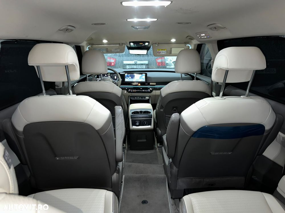 Kia Carnival - 20