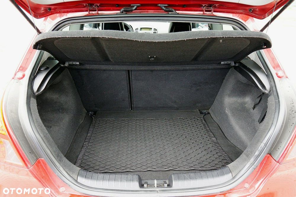 Kia Ceed - 12