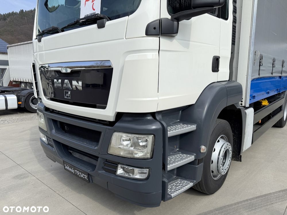 MAN TGS 26.320 6x2 // Oś skrętna i podnoszona // Zabudowa 8.30 // Specjalny //Burty // Winda // - 7