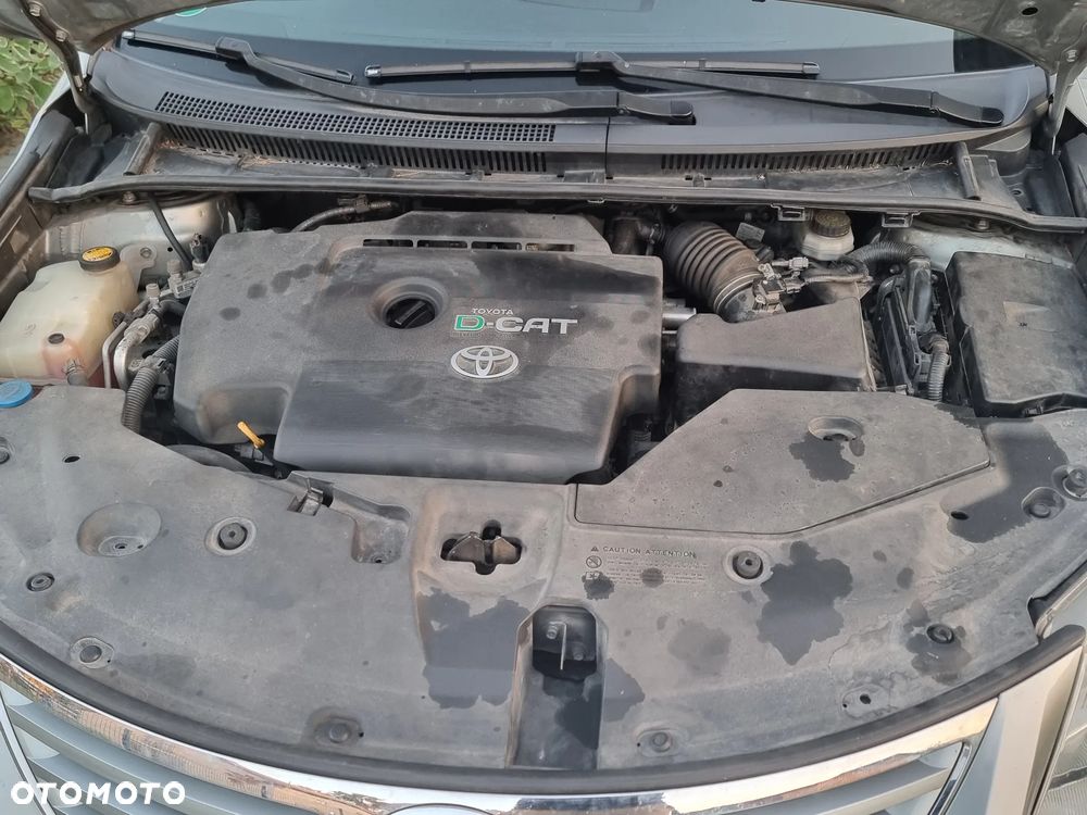 Toyota Avensis - 8