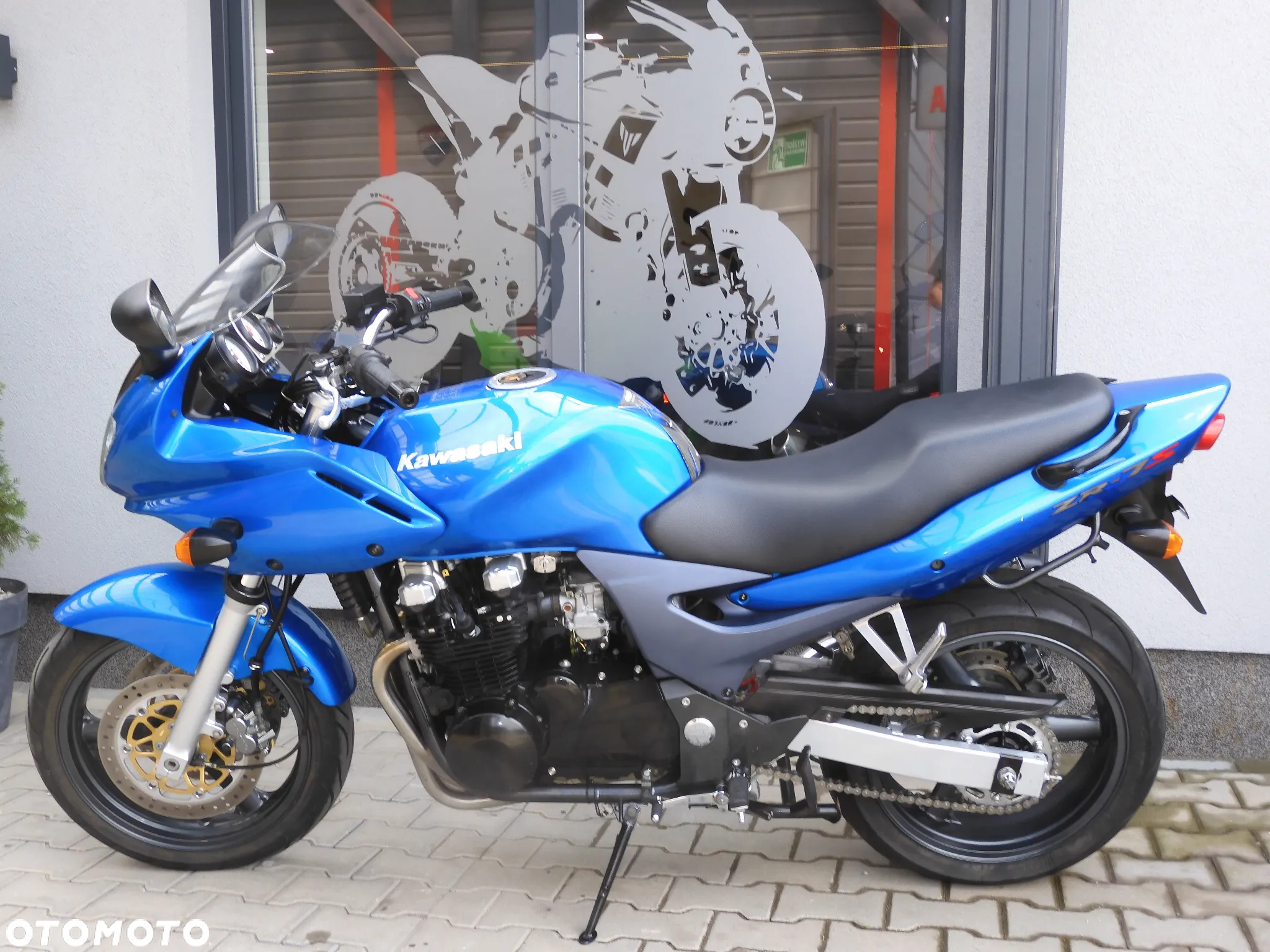Kawasaki ZR - 36