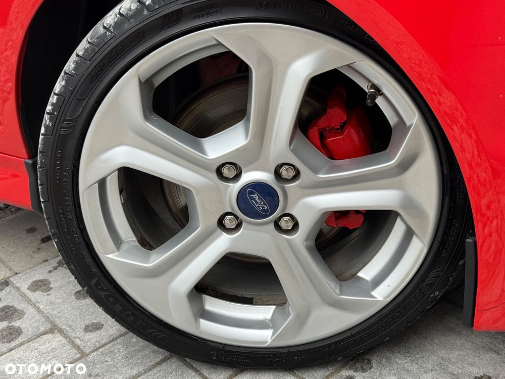 Ford Fiesta 1.6 EcoBoost ST - 15
