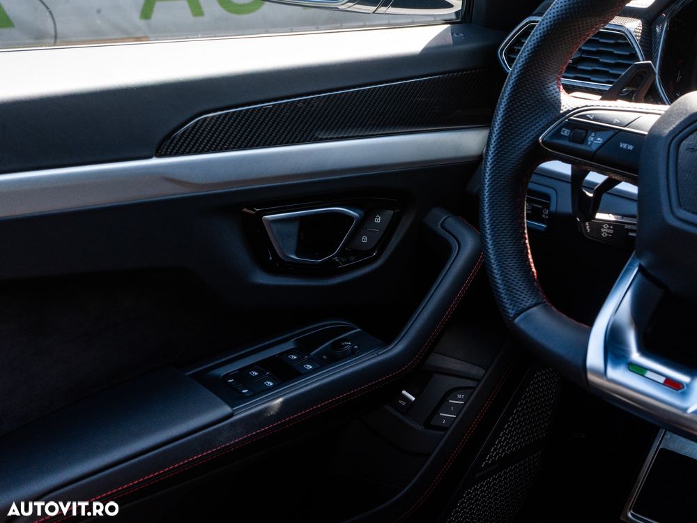 Lamborghini URUS - 37