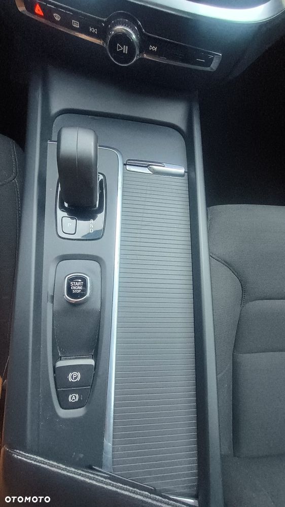 Volvo V60 B4 D R-Design - 8