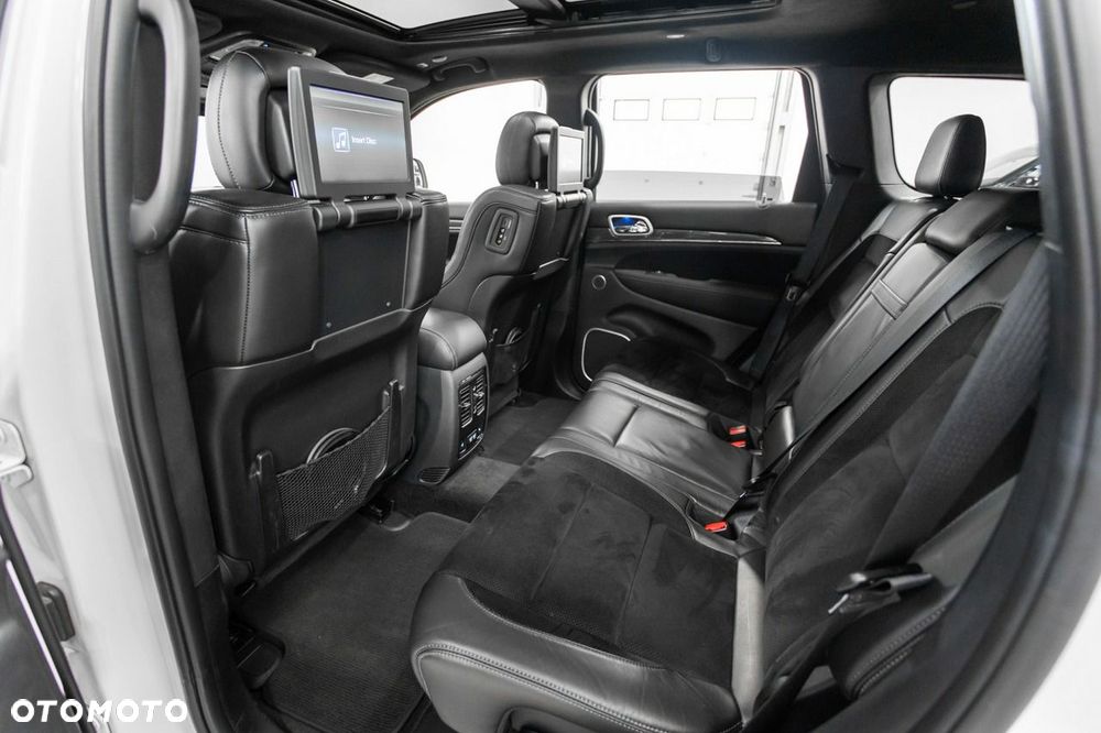 Jeep Grand Cherokee - 19