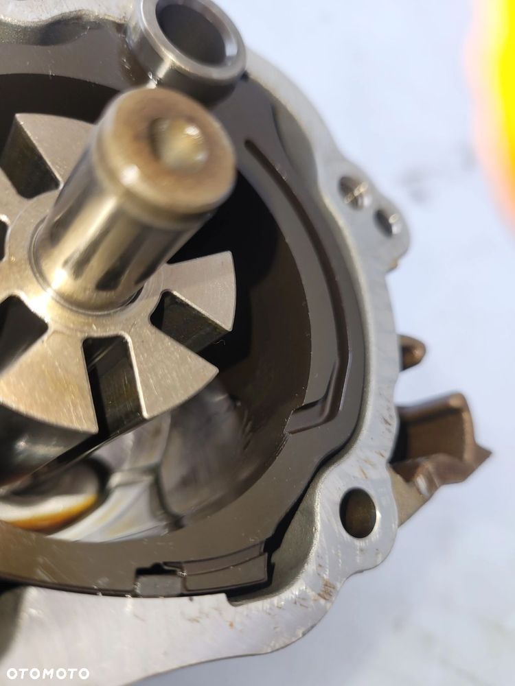 POMPA OLEJU BMW E89 E90 E92 F01 F02 F10 F11 F25 N52B30 3.0B 7573748 - 13