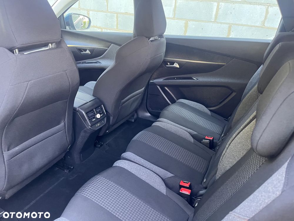 Peugeot 5008 1.2 PureTech Active S&S EAT8 - 8