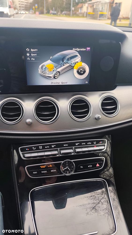 Mercedes-Benz Klasa E 220 d Business Edition 9G-TRONIC - 17