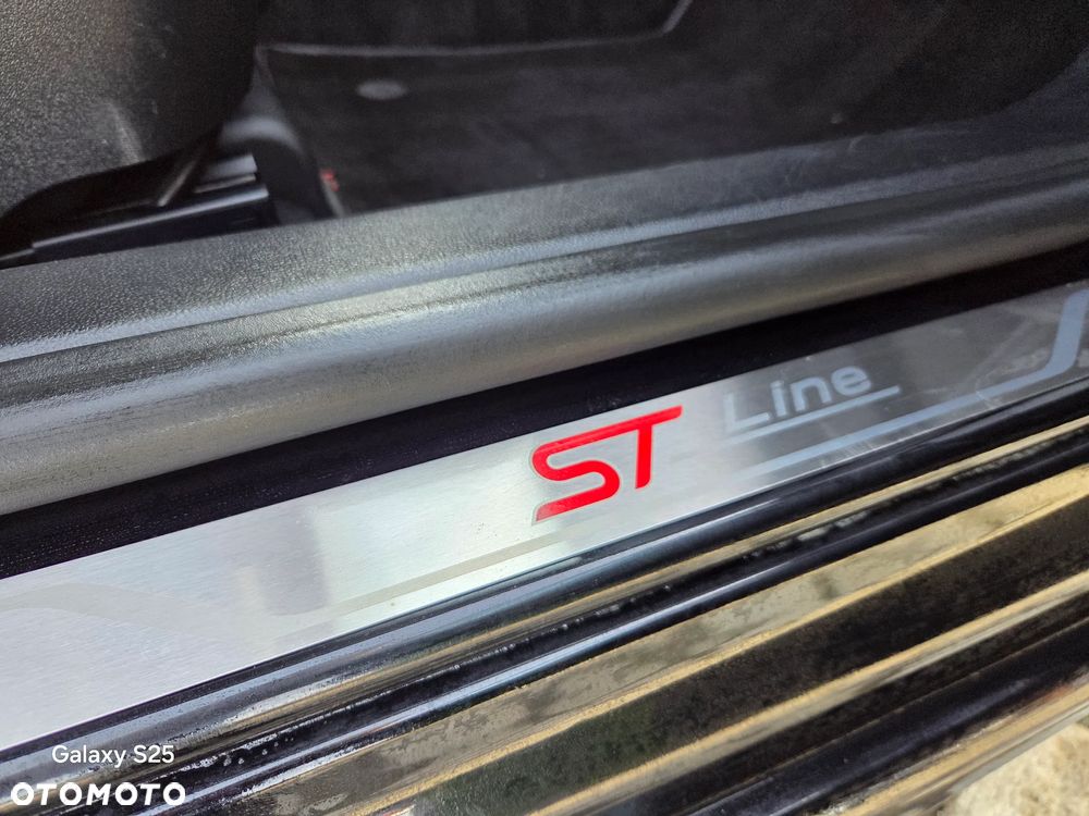 Ford Focus 1.0 EcoBoost Hybrid ST-LINE - 13