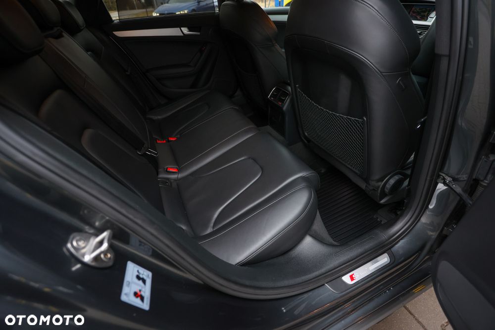 Audi A4 Avant 2.0 TDI DPF quattro S tronic S line Sportpaket - 23