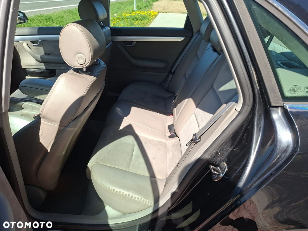 Audi A4 Limousine - 9