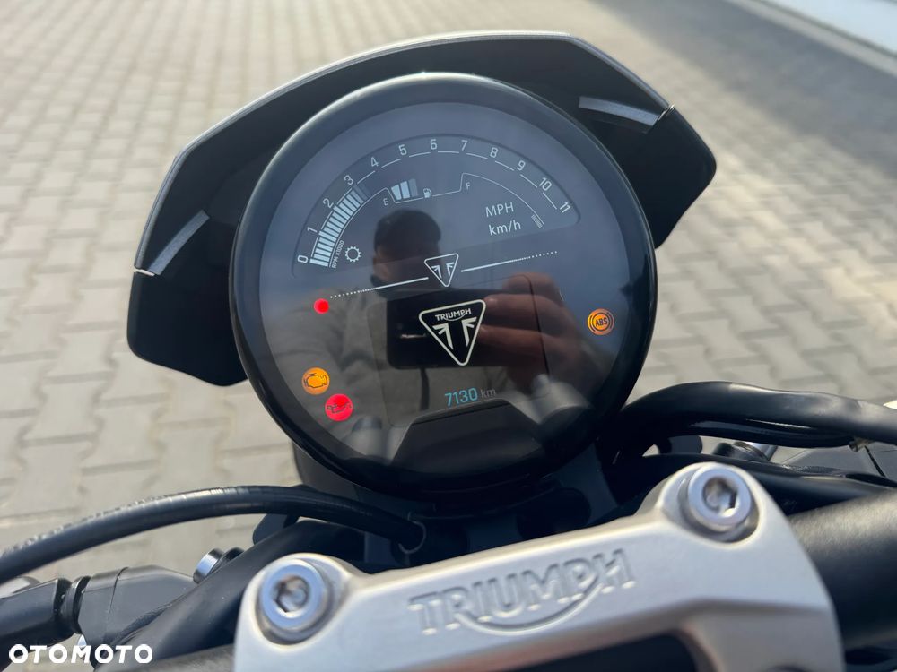 Triumph Trident - 25