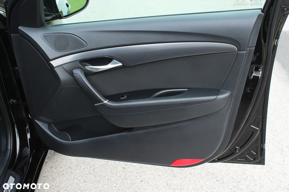 Hyundai i40 Kombi 1.7 CRDi DCT Premium - 33