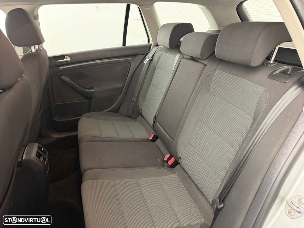 VW Golf Variant - 13