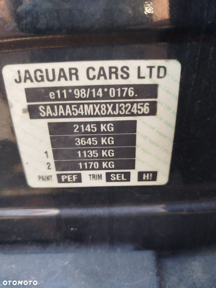 Jaguar na części. - 8