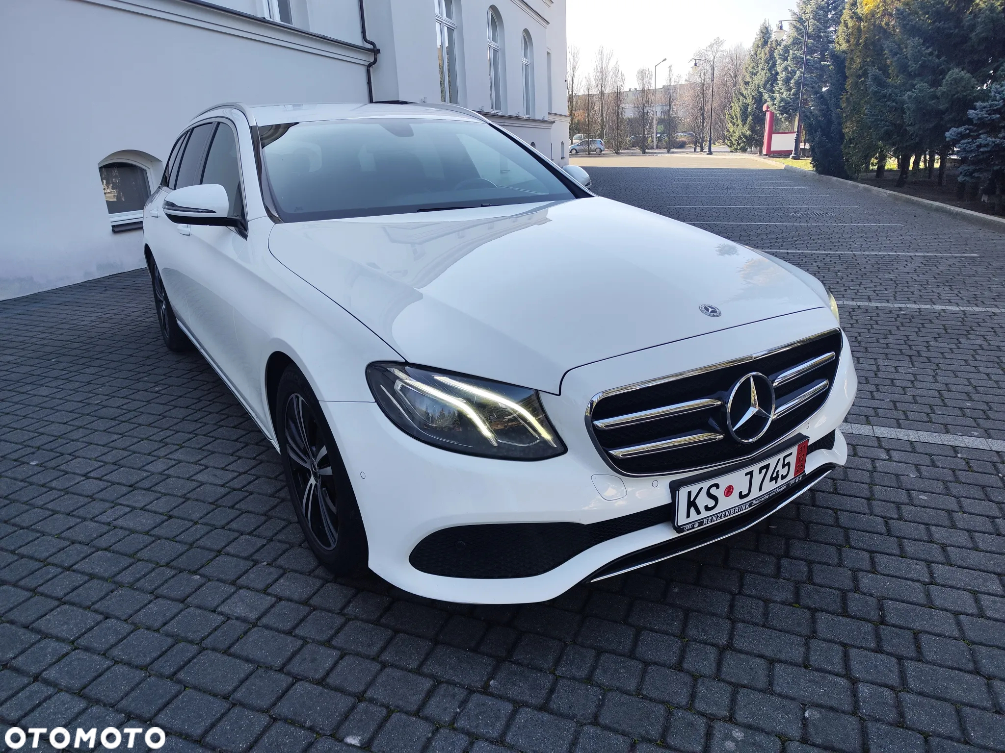 Mercedes-Benz Klasa E 220 d Avantgarde - 4