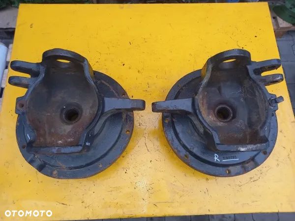Piasta przedniej osi z hamulcami New Holland TM190 - 1