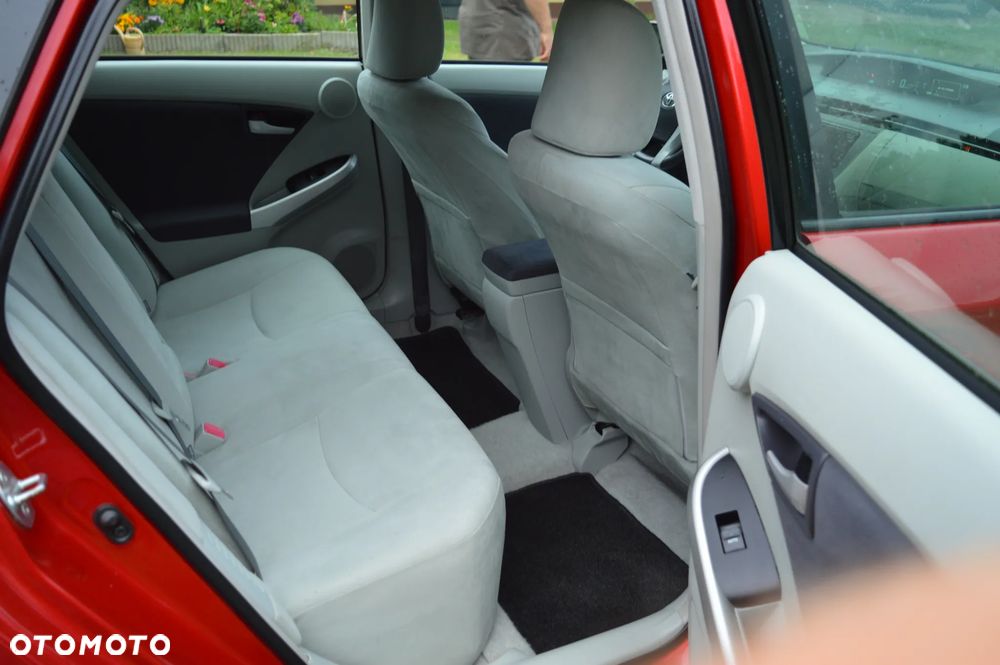 Toyota Prius 1.8 HSD Prestige - 30