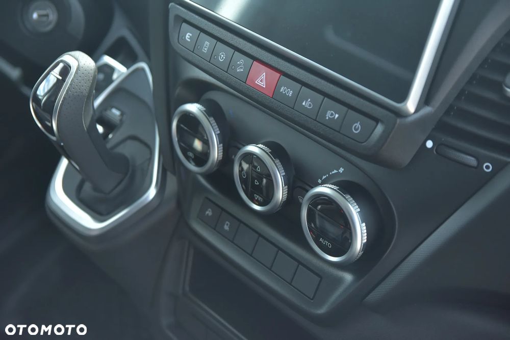Iveco Daily 35S18H AUTOMAT autolaweta z kabina sypalną 3,5t na haku POLMAR - 7
