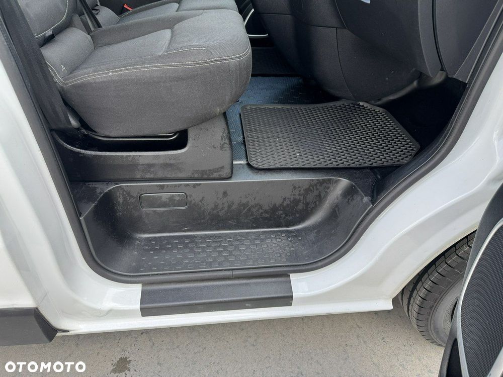 Renault Trafic - 11