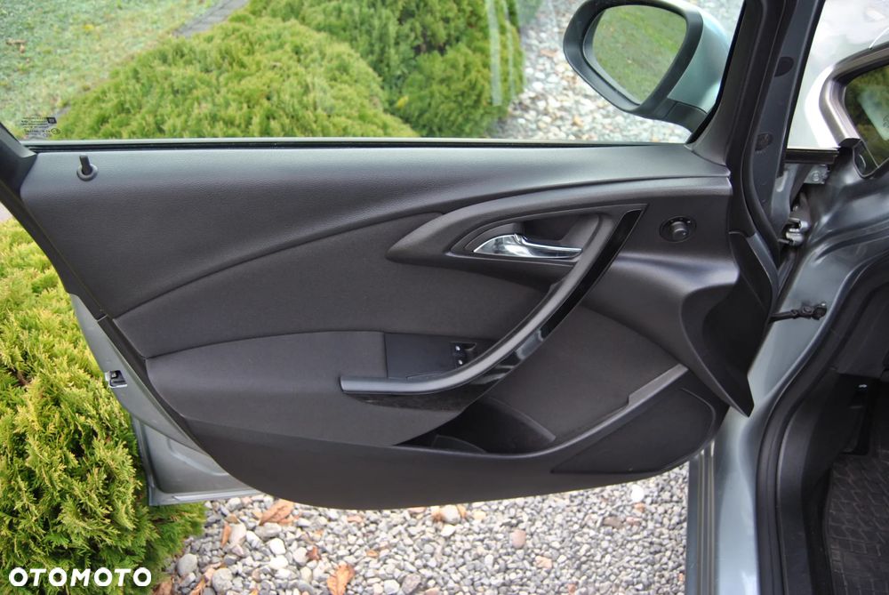 Opel Astra IV 1.4 T Cosmo S&S EU6 - 30