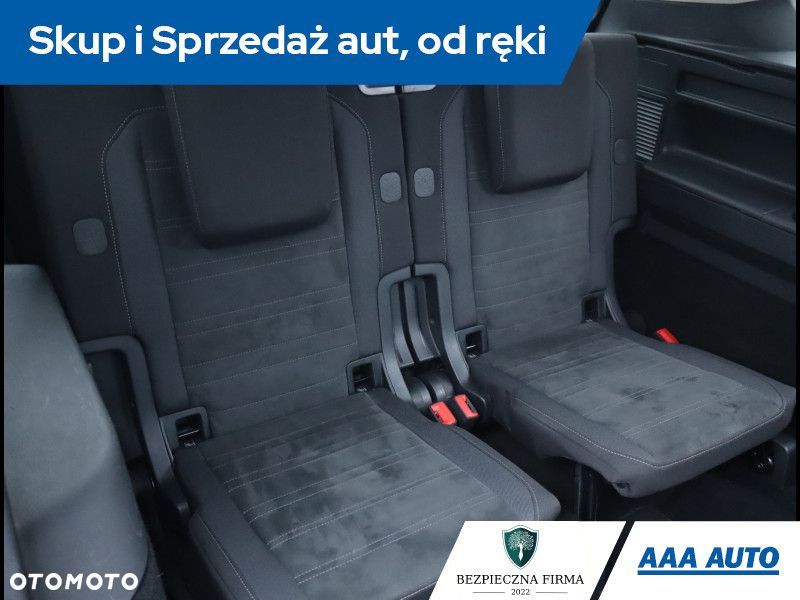 Volkswagen Touran - 14