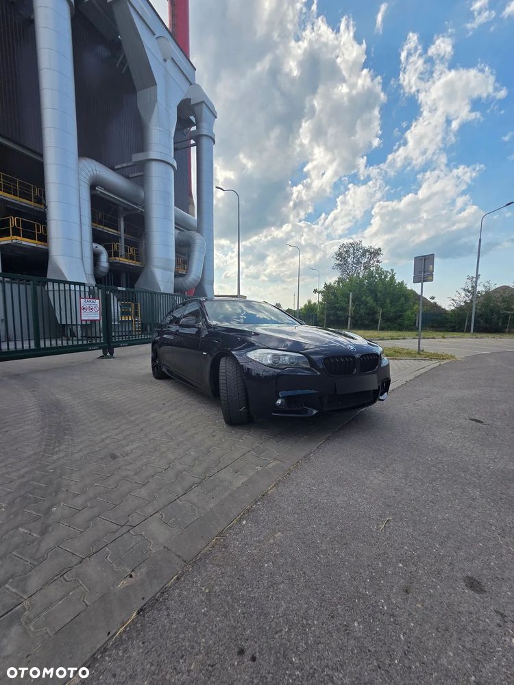 BMW Seria 5 550i Sport-Aut - 4