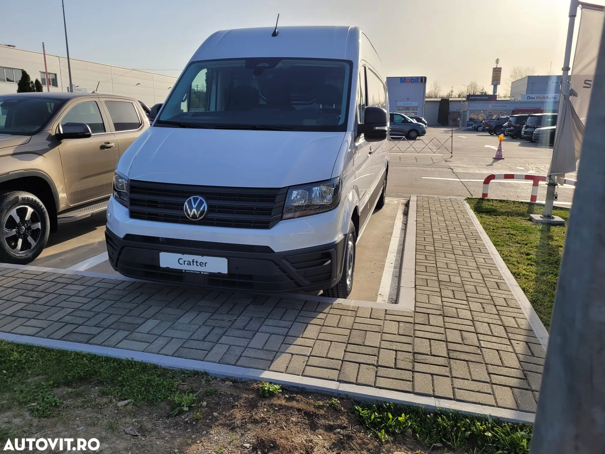 Volkswagen Crafter 35 Superlung 140CP modelul nou cu tableta - 2