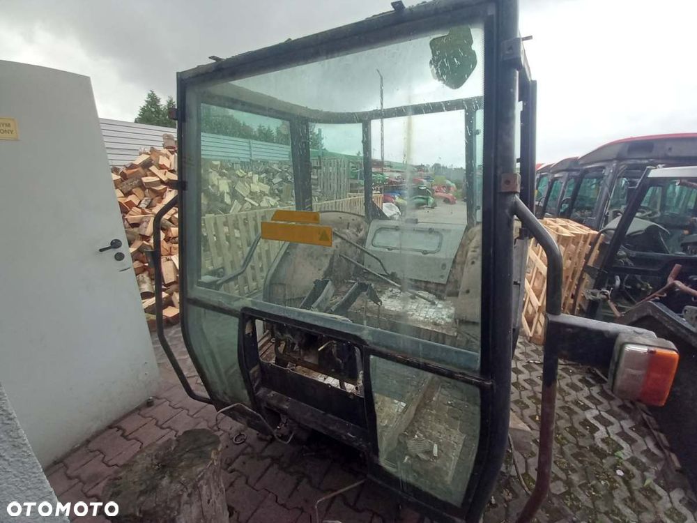 Elementy kabiny Massey Ferguson 8150 - 4
