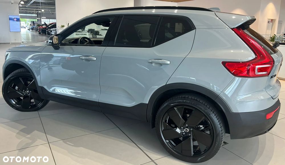Volvo XC 40 B4 AWD Plus Dark - 8