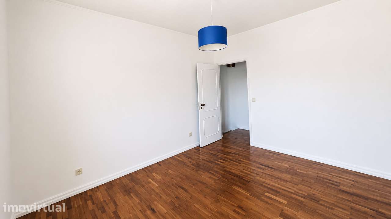Quarto para Arrendamento Próximo da Praia e do Centro [12m²]. - Grande imagem: 2/9