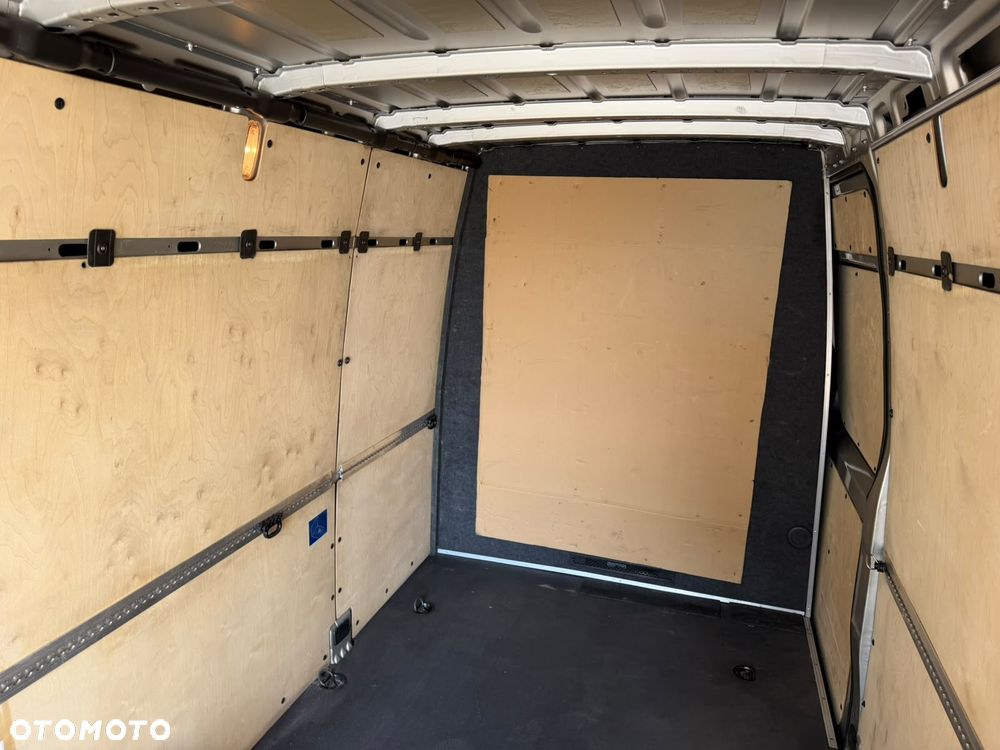 Mercedes-Benz Sprinter - 27